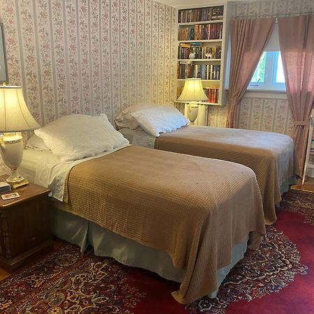 Bernard Gray Hall Bed And Breakfast Niagara-on-the-Lake Exterior photo