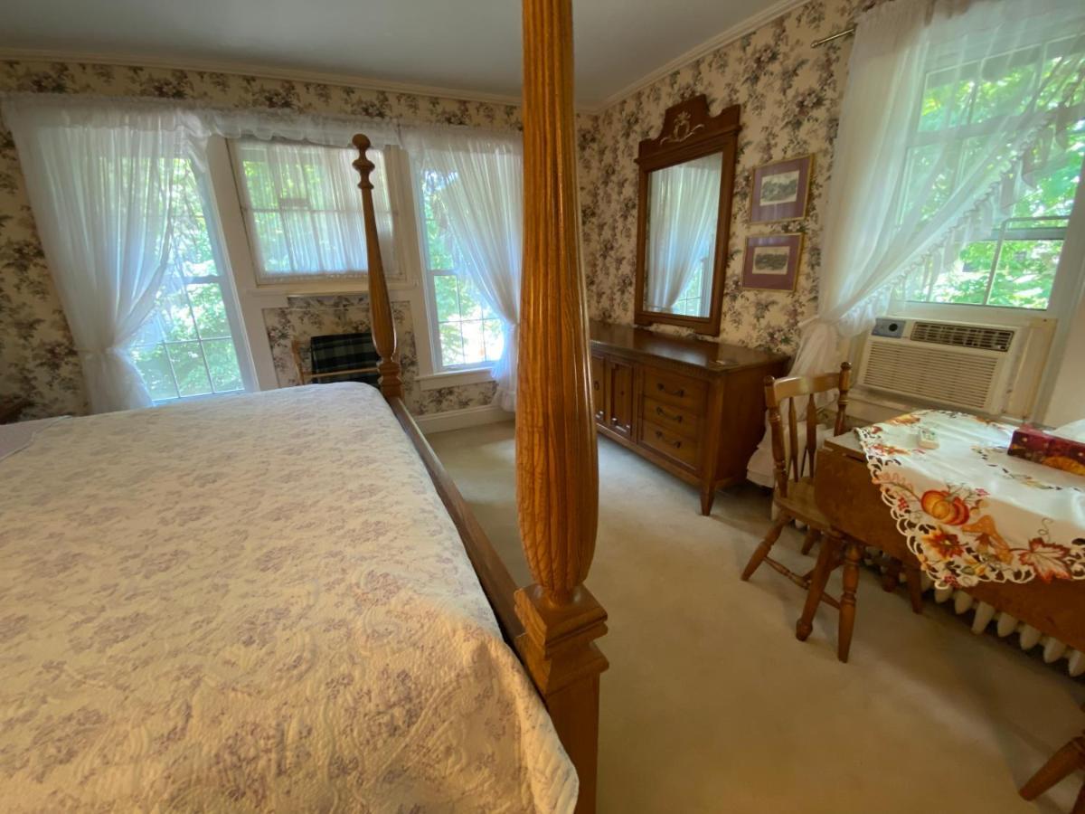 Bernard Gray Hall Bed And Breakfast Niagara-on-the-Lake Exterior photo